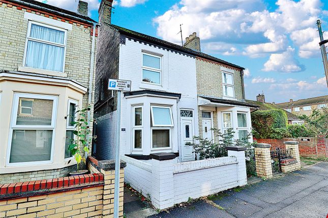 4 bed semi-detached house for sale