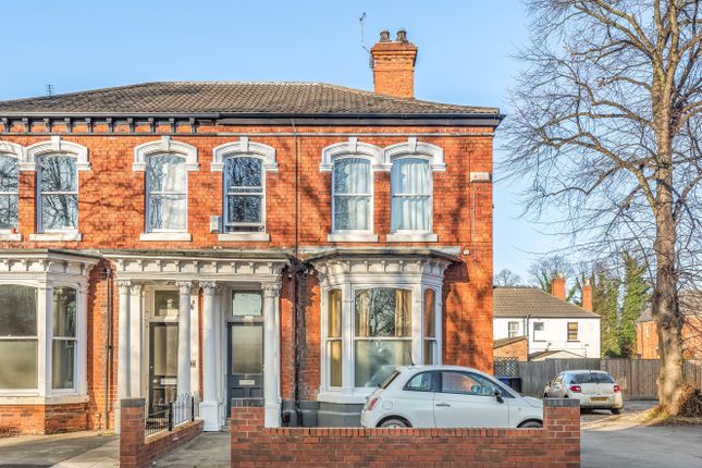 9 bed semi-detached house for sale