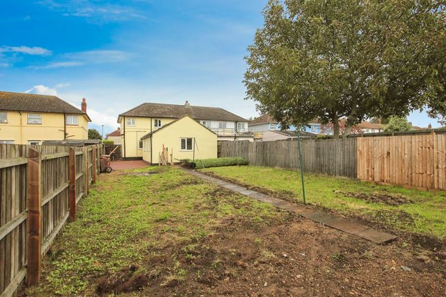 6 bed semi-detached house for sale