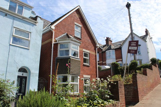 6 bed detached house for sale