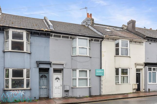 4 bed terraced house for sale