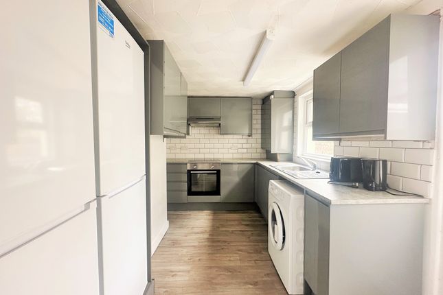 6 bed terraced house for sale