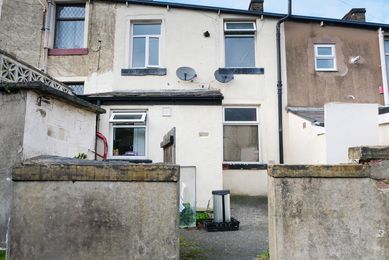 4 bed terraced house for sale