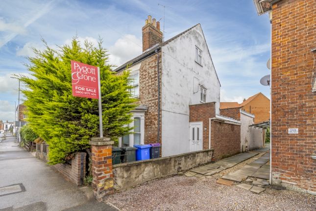 4 bed end terrace house for sale