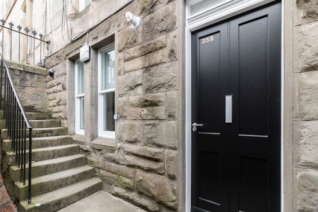 3 bed flat for sale
