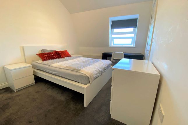 5 bed property for sale