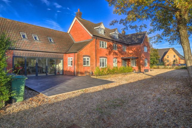 5 bed detached house for sale