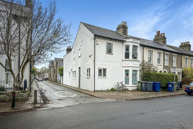 7 bed end terrace house for sale