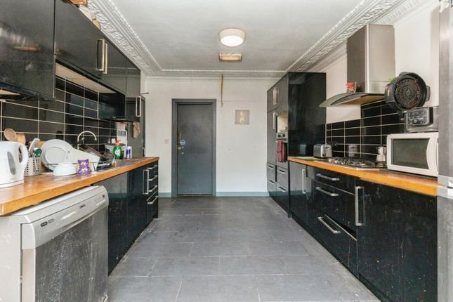 5 bed semi-detached house for sale
