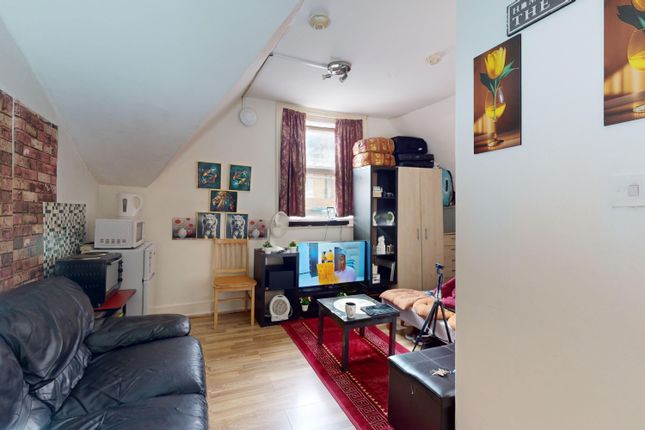 6 bed end terrace house for sale