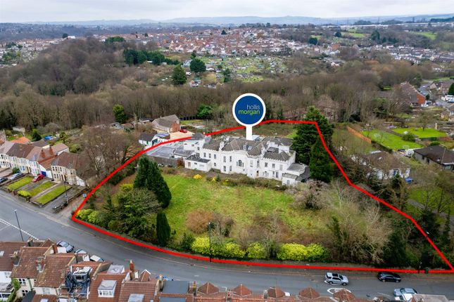 43 bed detached house for sale