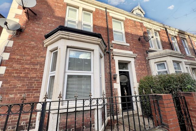 6 bed end terrace house for sale