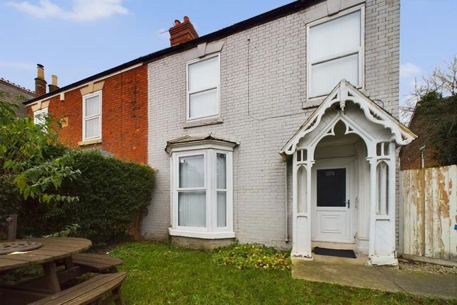 6 bed town house for sale