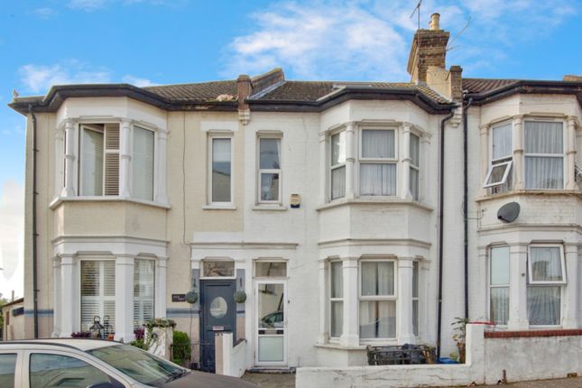 4 bed terraced house for sale