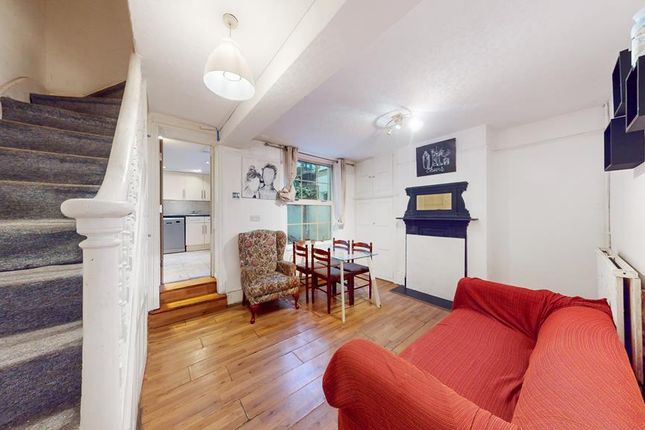 5 bed terraced house for sale