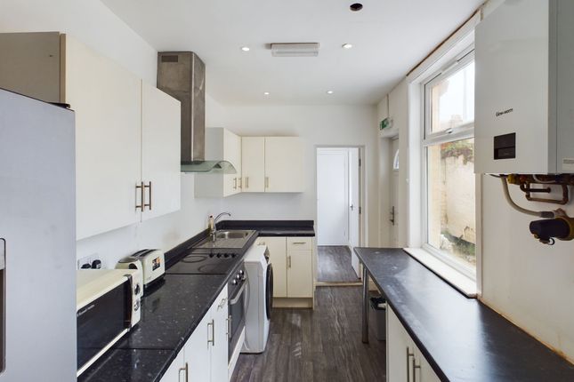 5 bed terraced house for sale