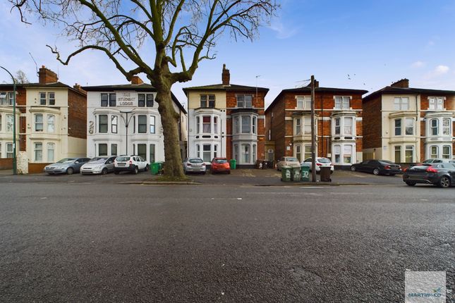 5 bed semi-detached house for sale