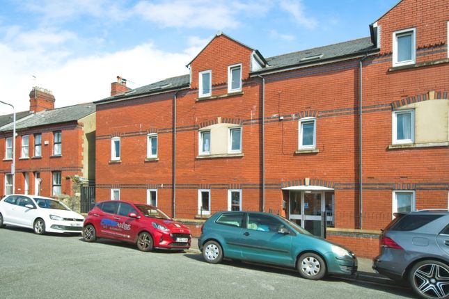 6 bed flat for sale