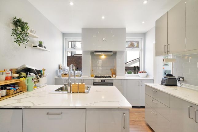 3 bed detached bungalow for sale