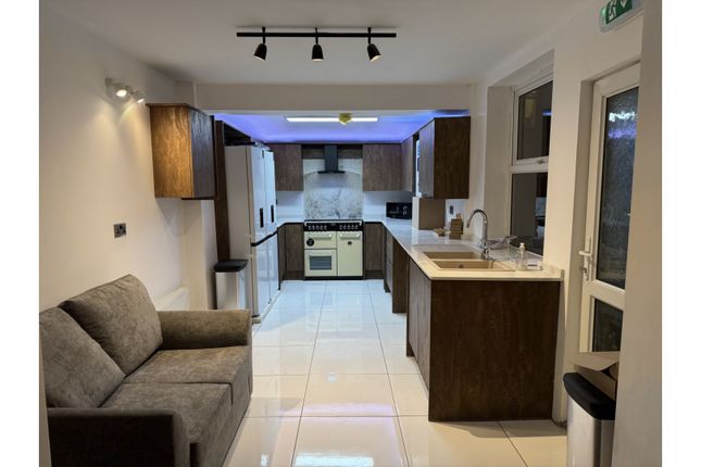 2 bed terraced house for sale