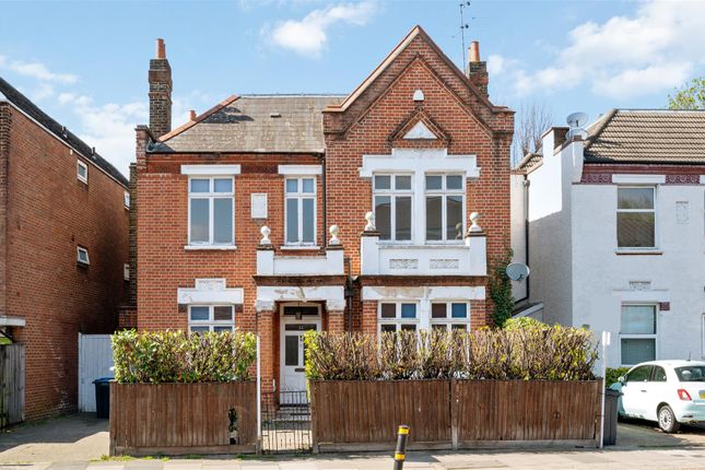 5 bed detached house for sale