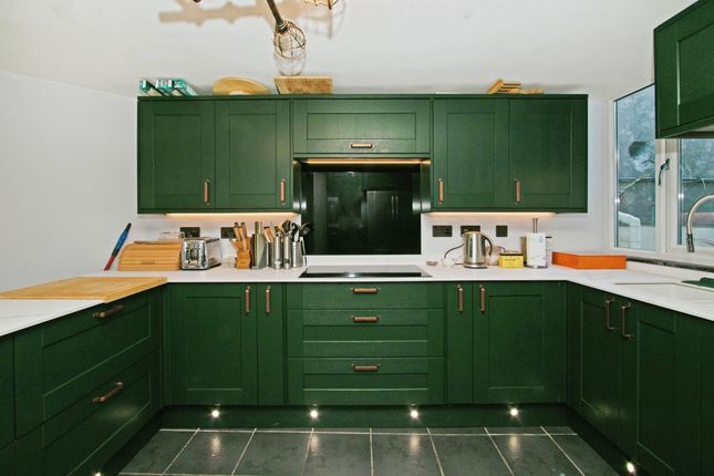 5 bed detached house for sale