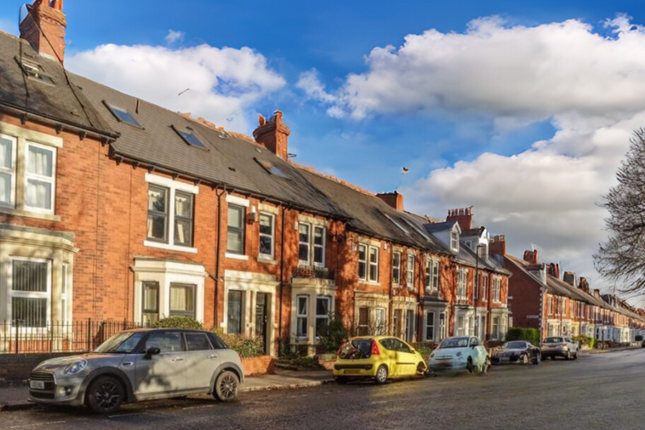 6 bed terraced house for sale