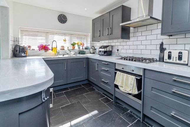 4 bed end terrace house for sale
