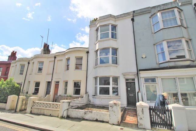 5 bed terraced house for sale