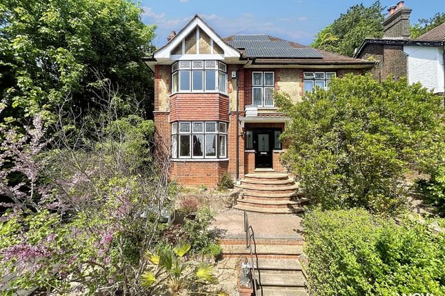 5 bed detached house for sale