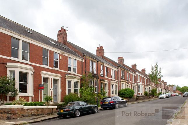 4 bed terraced house for sale