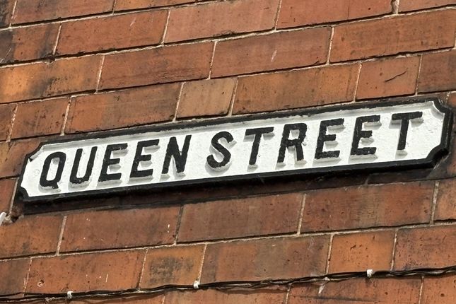 5 bed end terrace house for sale