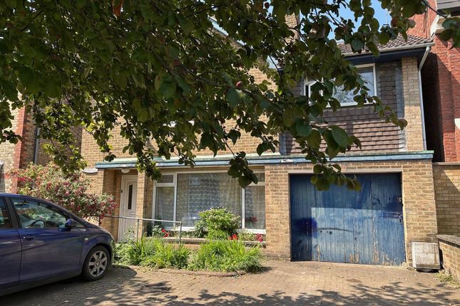 5 bed detached house for sale