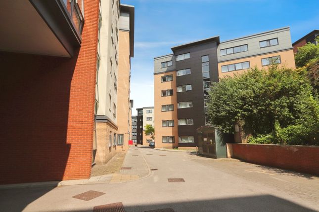 5 bed flat for sale
