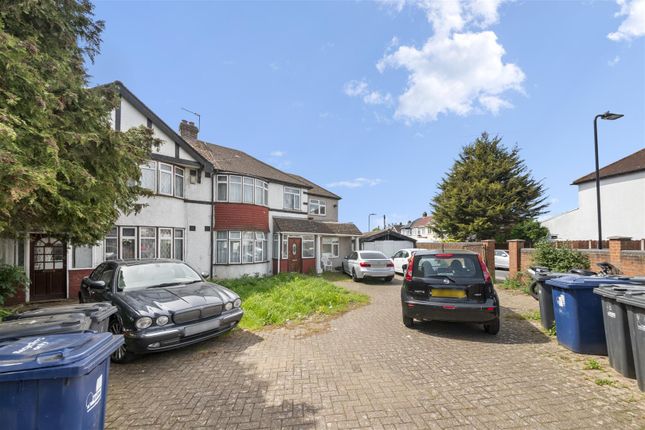 4 bed end terrace house for sale
