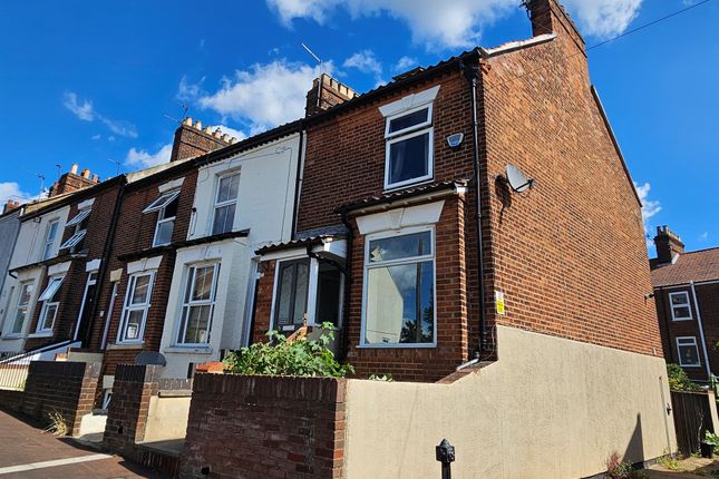 4 bed end terrace house for sale