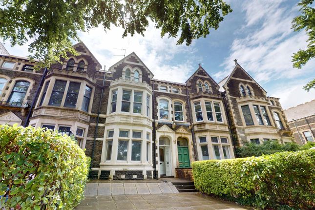 5 bed property for sale