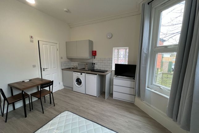 6 bed detached house for sale