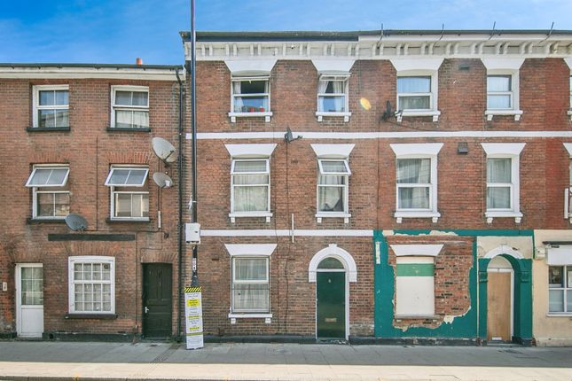 5 bed terraced house for sale