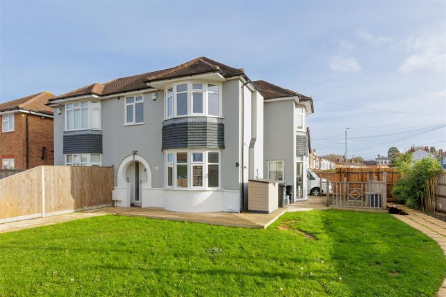 3 bed semi-detached house for sale