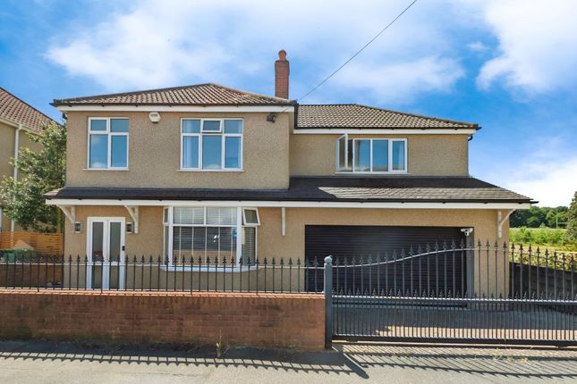 4 bed detached house for sale
