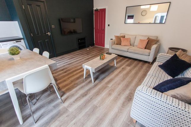 6 bed terraced house for sale