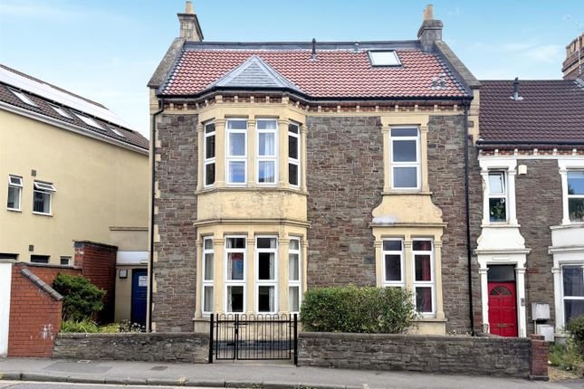 9 bed end terrace house for sale