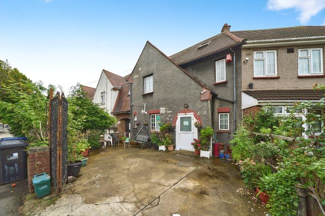 5 bed terraced house for sale