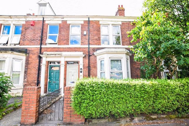 8 bed terraced house for sale