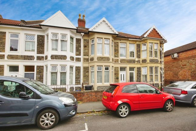 4 bed terraced house for sale