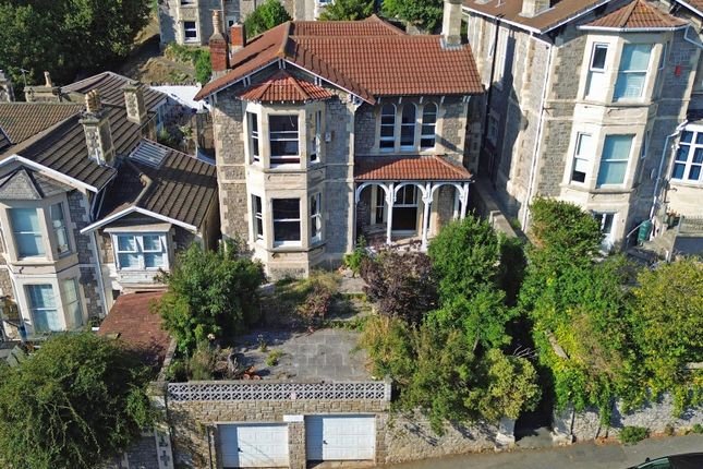 4 bed detached house for sale
