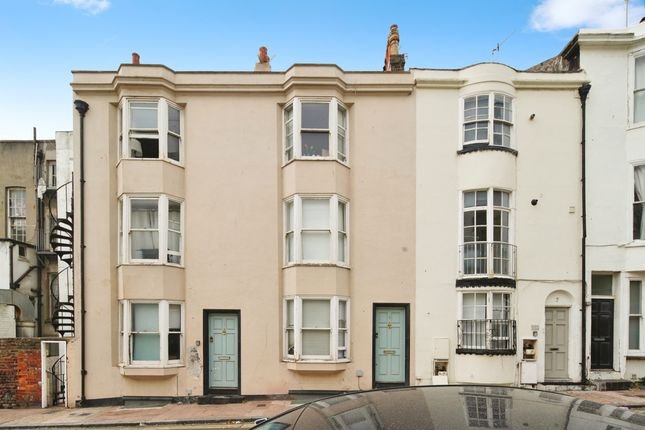 6 bed terraced house for sale