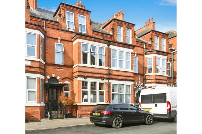 6 bed terraced house for sale