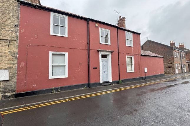 5 bed semi-detached house for sale